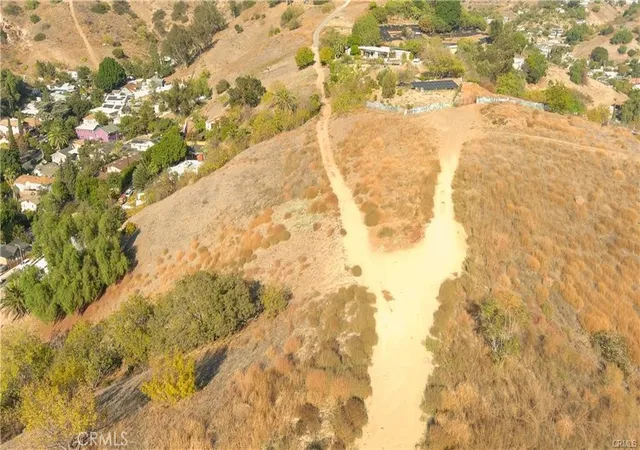 3rd image of 2927 North Thomas, Los Angeles, CA 90031 | MLS# DW26075140
