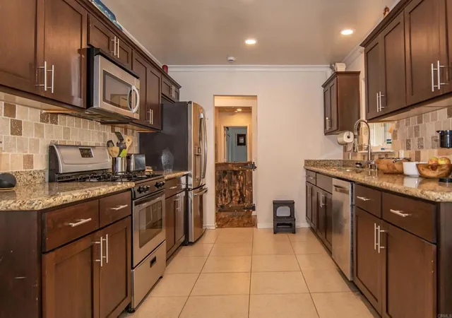 Homes for sale in Vista, CA | 2094 Thibodo Ct, Vista, CA 92081 | MLS# NDP2603331