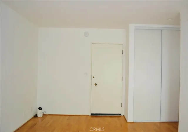 4th image of 239 S Barrington Ave #F8, Los Angeles, CA 90049 | MLS# TR26074246