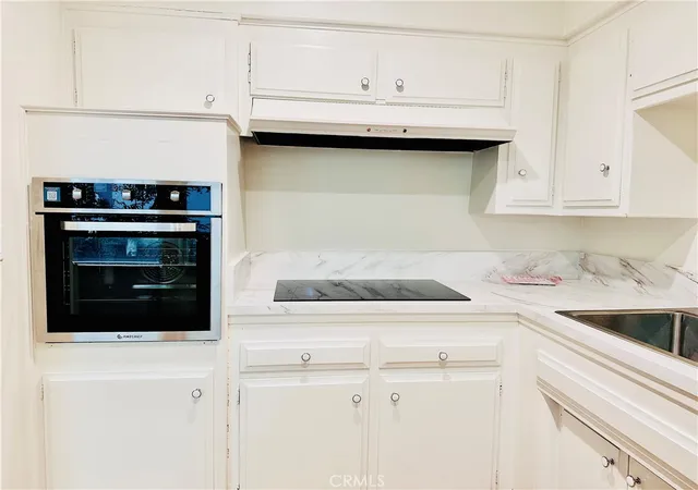 5th image of 239 S Barrington Ave #F8, Los Angeles, CA 90049 | MLS# TR26074246