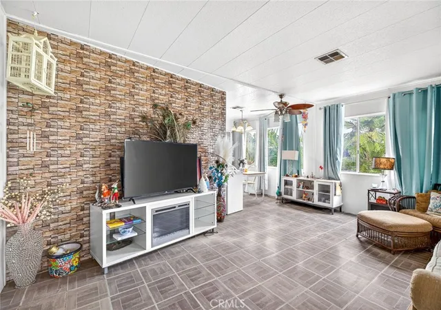Photo 3 of Manufactured home for sale at 881 N Lake #219, Hemet, CA 92544 | MLS# SW26075233 | Listing updated on 2026-04-08