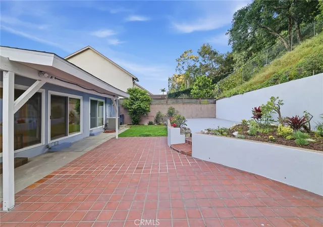 Photo 2 of Single family home for sale at 4070 Bluff St, Torrance, CA 90505 | MLS# SB26062376 | Listing updated on 2026-10-05