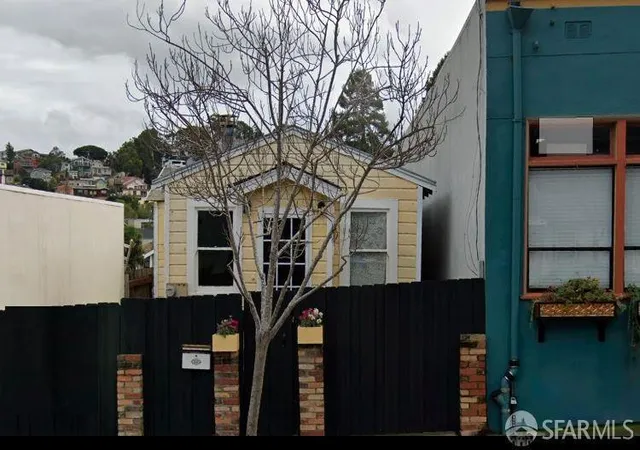 2nd image of 213 Visitacion Ave, Brisbane, CA 94005 | MLS# ML82042044