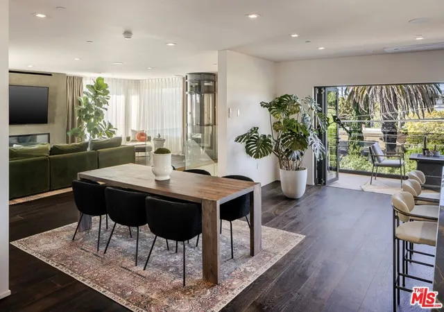 1st image of 1208 Palms Blvd, Venice, CA 90291 | MLS# 26641869