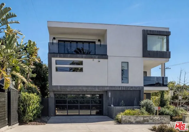 42nd image of 1208 Palms Blvd, Venice, CA 90291 | MLS# 26641869