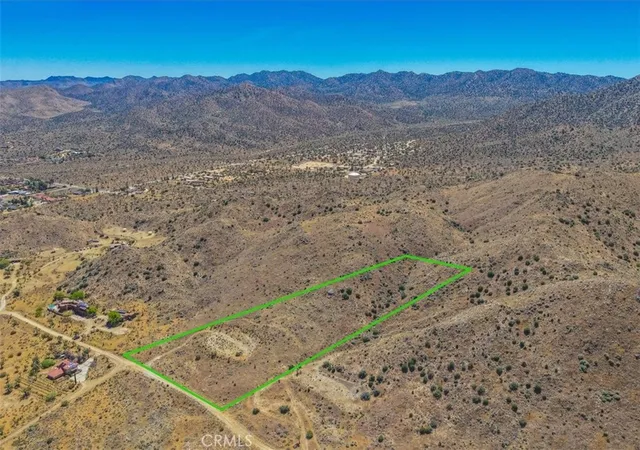 Homes for sale in Yucca Valley, CA | 58205 Santa Barbara Dr, Yucca Valley, CA 92284 | MLS# JT26075327