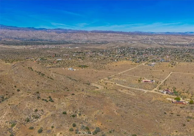 Homes for sale in Yucca Valley, CA | 58205 Santa Barbara Dr, Yucca Valley, CA 92284 | MLS# JT26075327