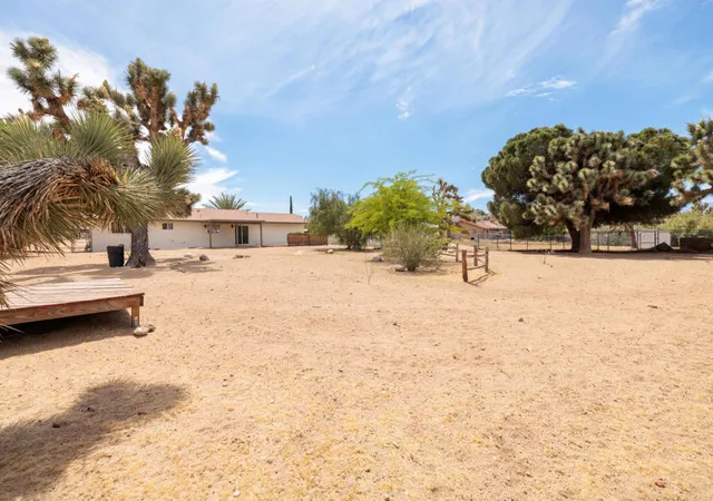 Homes for sale in Yucca Valley, CA | 56616 Mountain View Trl, Yucca Valley, CA 92284 | MLS# 219146038DA
