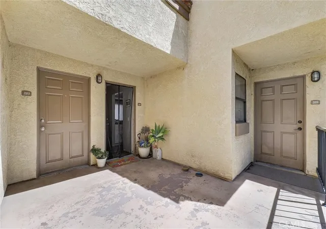 4th image of 1136 W Blaine St, Riverside, CA 92507