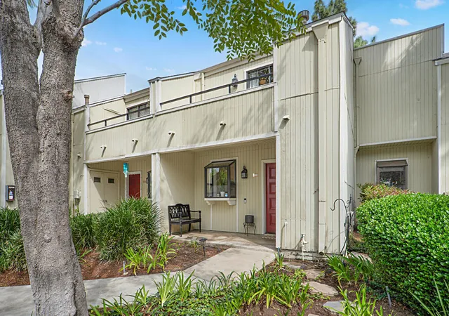Photo 3 of Condo for sale at 682 Sycamore Ave, Claremont, CA 91711 | MLS# 219146049PS | Listing updated on 2026-09-12