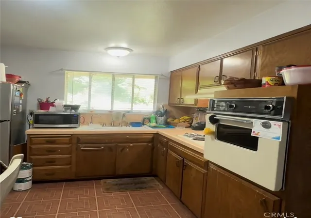 4th image of 913 Cherry Hills Dr, Bakersfield, CA 93309 | MLS# SR26075527