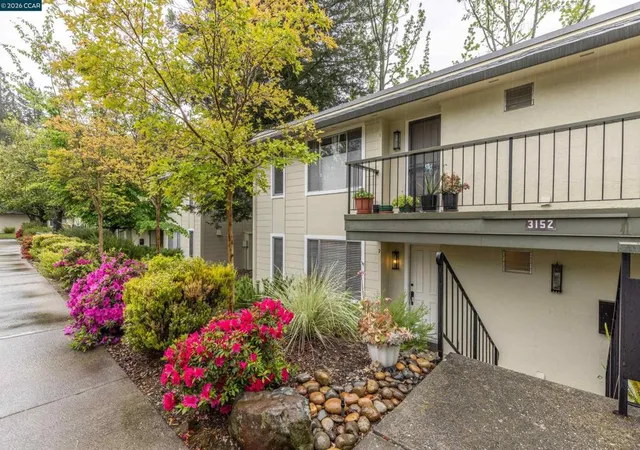 Homes for sale in Walnut Creek, CA | 3152 Ptarmigan Dr, Walnut Creek, CA 94595 | Houzeo