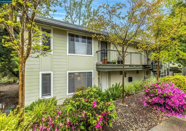 Homes for sale in Walnut Creek, CA | 3152 Ptarmigan Dr #2, Walnut Creek, CA 94595 | MLS# 41130119