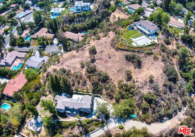 5th image of 4491 La Barca Dr, Tarzana, CA 91356 | MLS# 26684991