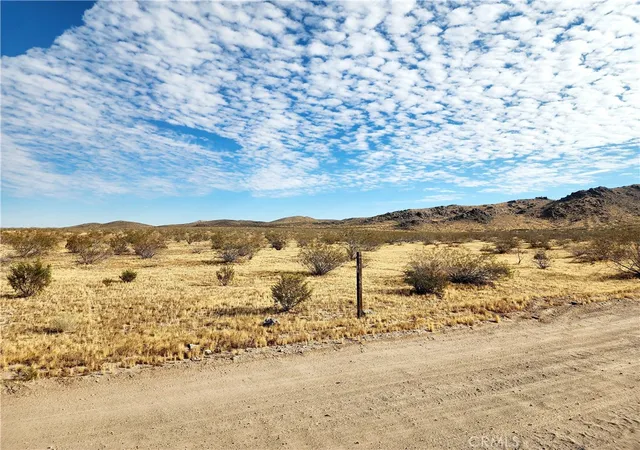 2nd image of 0 Buckhorn Trl, Helendale, CA 92342 | MLS# ND26075518