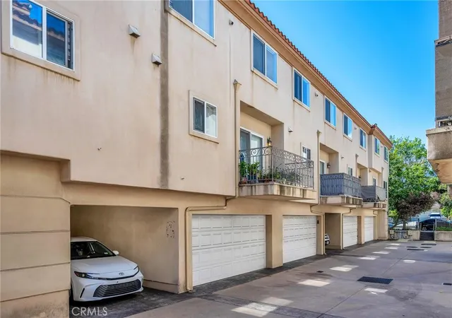 Homes for sale in Torrance, CA | 832 Arlington, Torrance, CA 90501 | MLS# SB26075702