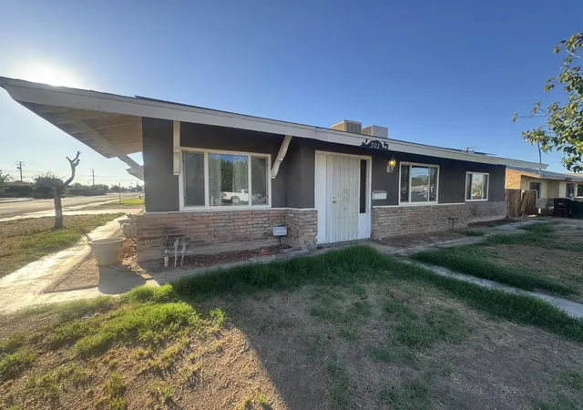 Homes for sale in Blythe, CA | 301 N Sola Ave, Blythe, CA 92225 | MLS# 219146060DA