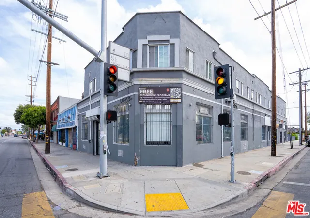 5th image of 1645 W 48Th St, Los Angeles, CA 90062 | MLS# 26685067