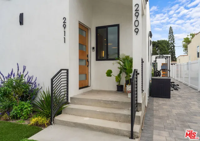 5th image of 2911 S Rimpau Blvd #2909, Los Angeles, CA 90016 | MLS# 26687583