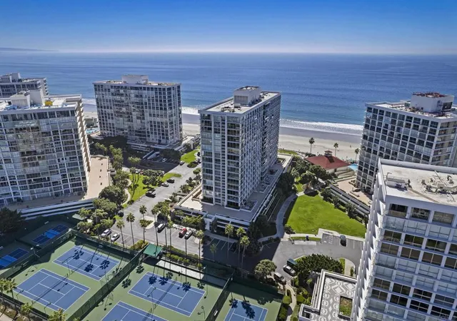 4th image of 1730 Avenida Del Mundo #402, Coronado, CA 92118 | MLS# 260008281SD