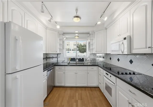 Photo 4 of Condo for sale at 29641 S Western Ave #211, Rancho Palos Verdes, CA 90275 | MLS# SB26075391 | Listing updated on 2026-09-22