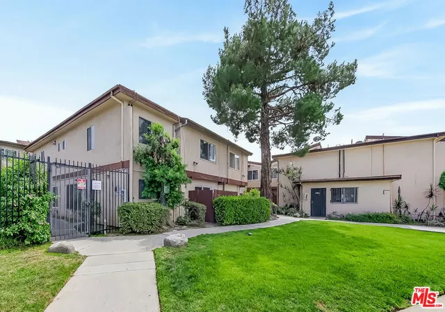 Homes for sale in Van Nuys, CA | 7320 Lennox Avenue, Van Nuys, CA 91405 | Houzeo