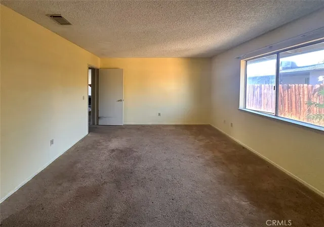 Listing Photo 5 - Condo for sale in building located at 12765 Pocomoke Rd, Apple Valley, CA 92308