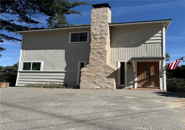 Photo 1 of Single family home for sale at 785 County (arosa) Dr, Crestline, CA 92325 | MLS# IV26073935 | Listing updated on 2026-09-17
