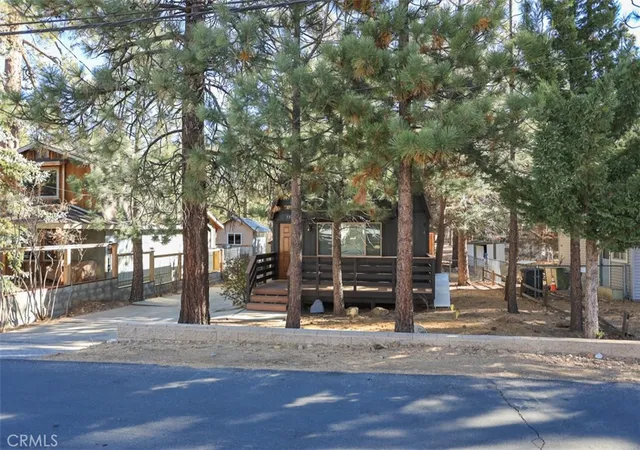 2nd image of 537 Vista Ave, Sugarloaf, CA 92386 | MLS# SR26074973