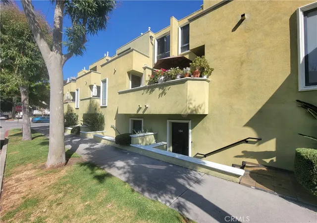Photo 1 of Sale Pending at 4134 Tujunga #104, Studio City, CA 91604 | MLS# SR26075569 | Listing updated on 2026-05-30