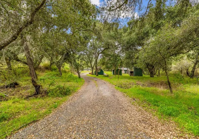 3rd image of 28750 Underwood Rd, Salinas, CA 93908 | MLS# ML82042209