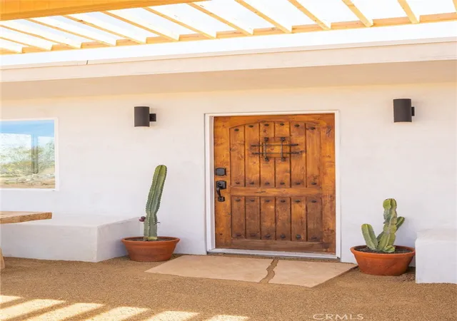 Photo 3 of Single family home for sale at 1571 Covelo Ave, Yucca Valley, CA 92284 | MLS# SR26074064 | Listing updated on 2026-04-10