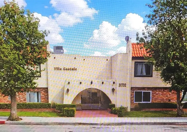 2nd image of 31732 Ridge Route #211, Castaic, CA 91384 | MLS# SR26074917