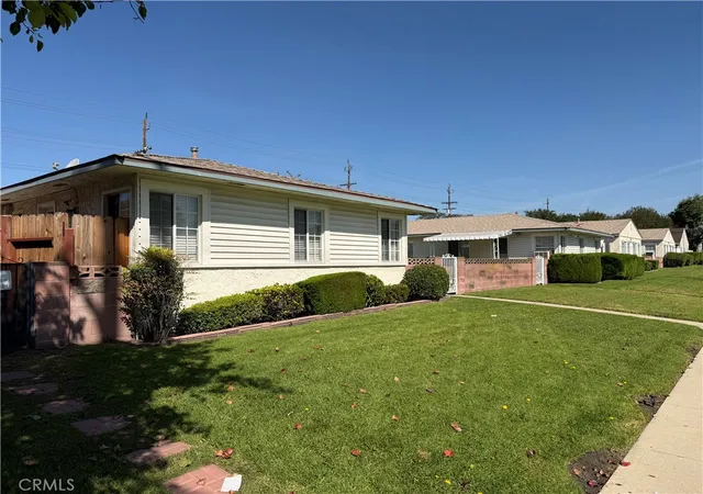 2nd image of 1749 N Hollywood, Burbank, CA 91505 | MLS# PW26075428