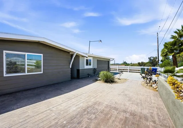 Homes for sale in Fallbrook, CA | 421 Hillcrest Ln, Fallbrook, CA 92028 | MLS# NDP2603397