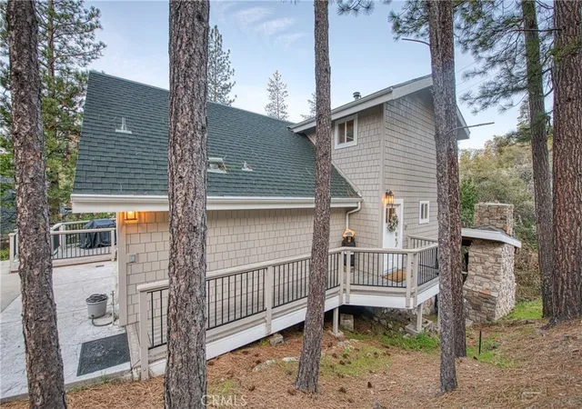 3rd image of 37748 Marina View Dr, Bass Lake, CA 93604 | MLS# FR26058595