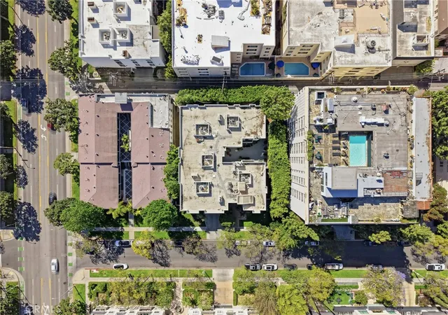 Homes for sale in Beverly Hills, CA | 429 N Oakhurst Drive, Beverly Hills, CA 90210 | Houzeo