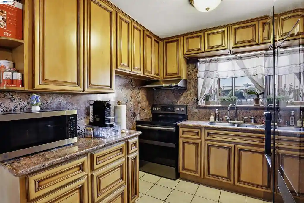 Listing Photo 1 - Condo for sale in 27505 Tampa Ave located at 27505 Tampa Ave, Hayward, CA 94544 - Unit #29