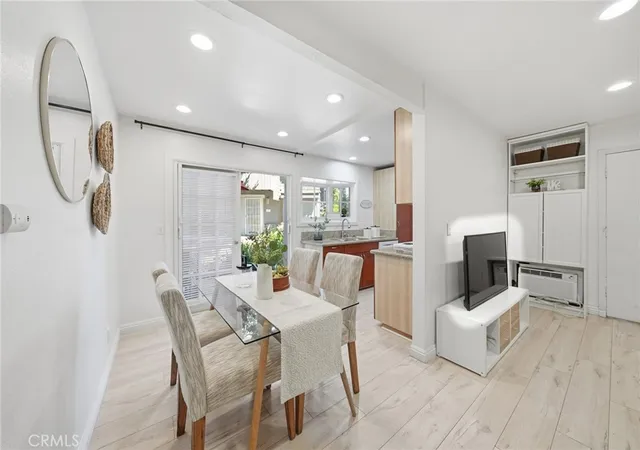 4th image of 185 Streamwood, Irvine, CA 92620