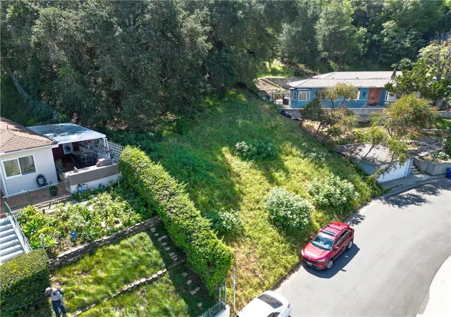 Photo 4 of Land for sale at 11580 Sunshine Ter, Studio City, CA 91604 | MLS# SR26074263 | Listing updated on 2026-06-25