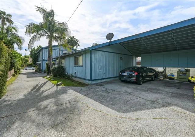 Listing Photo 2 - Condo for sale in building located at 53 S Roosevelt, Pasadena, CA 91107 - Unit #