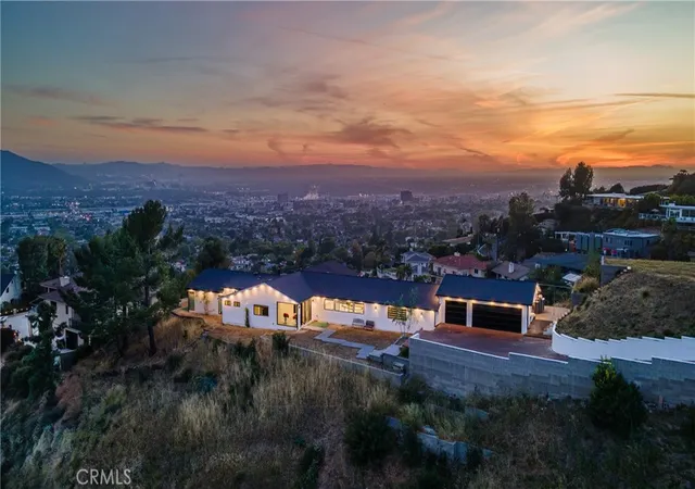 31st image of 1001 Via Alta, Burbank, CA 91501 | MLS# SR26076142