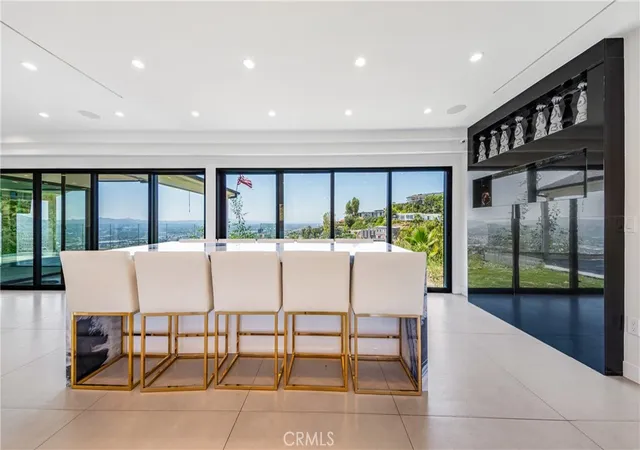 3rd image of 1001 Via Alta, Burbank, CA 91501 | MLS# SR26076142