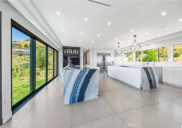 4th image of 1001 Via Alta, Burbank, CA 91501 | MLS# SR26076142
