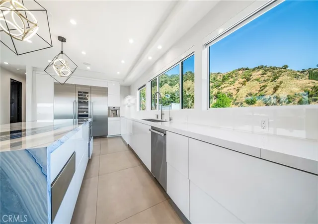 5th image of 1001 Via Alta, Burbank, CA 91501 | MLS# SR26076142