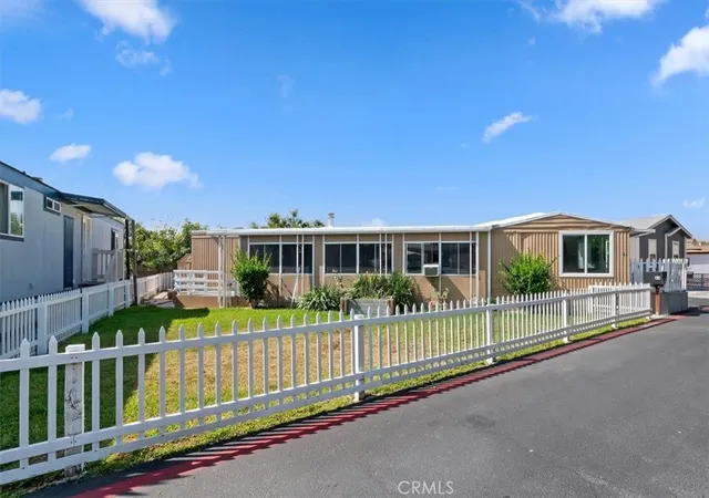 Photo 3 of Sale Pending at 2770 W Lincoln Ave #44, Anaheim, CA 92801 | MLS# OC26076377 | Listing updated on 2026-10-06