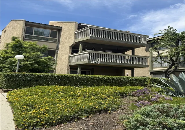 Homes for sale in Thousand Oaks, CA | 351 Chestnut Hill Ct #16, Thousand Oaks, CA 91360 | MLS# SR26076468