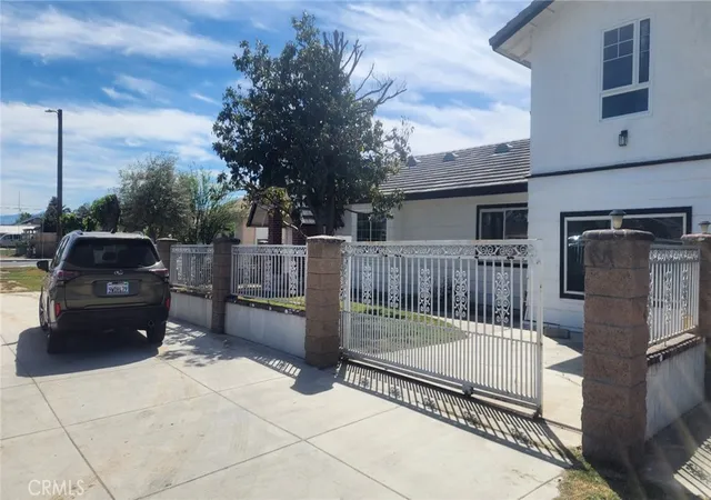 2nd image of 295 Sparks, Bakersfield, CA 93307 | MLS# SR26076071