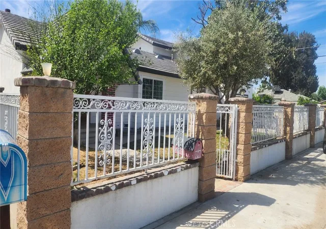 3rd image of 295 Sparks, Bakersfield, CA 93307 | MLS# SR26076071