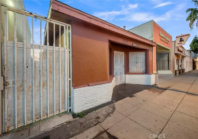 2nd image of 5724 E Beverly Blvd, Los Angeles, CA 90022 | MLS# SR26076522